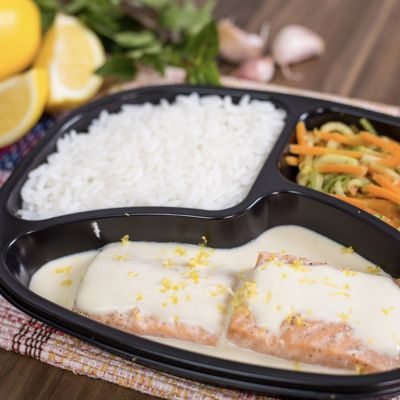 PP 18 - Salm&atilde;o ao Molho de Lim&atilde;o Siciliano, Arroz Branco e Legumes ao Pesto - 420g